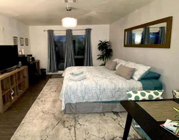 Cozy Master-br by the Strip. Pets welcome + parking